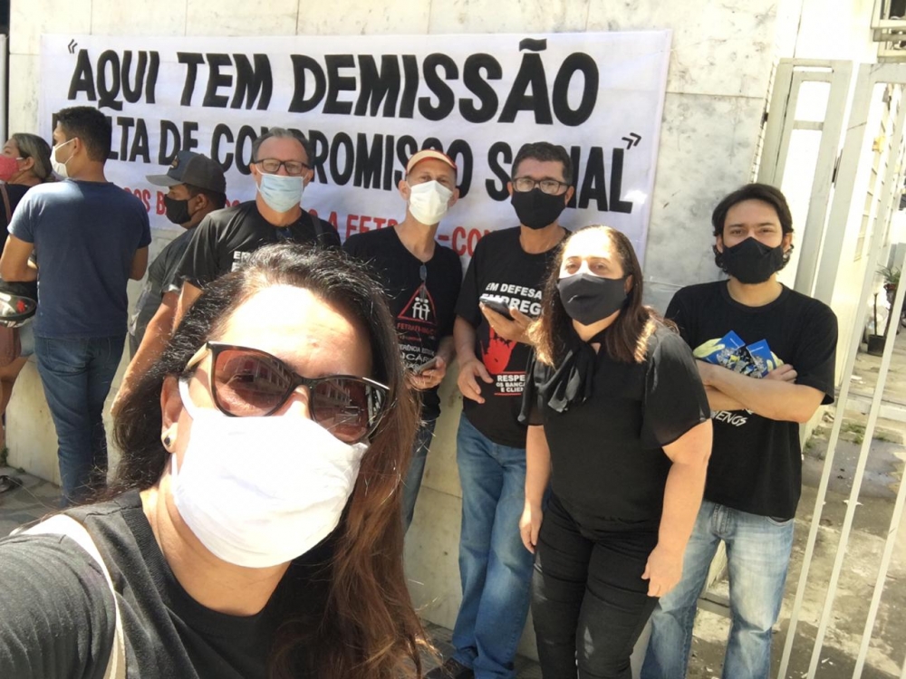 Sintraf T.O e Região faz manifestação contra as demissões no Bradesco Sintraf T.O e Região faz manifestação contra as demissões no Bradesco